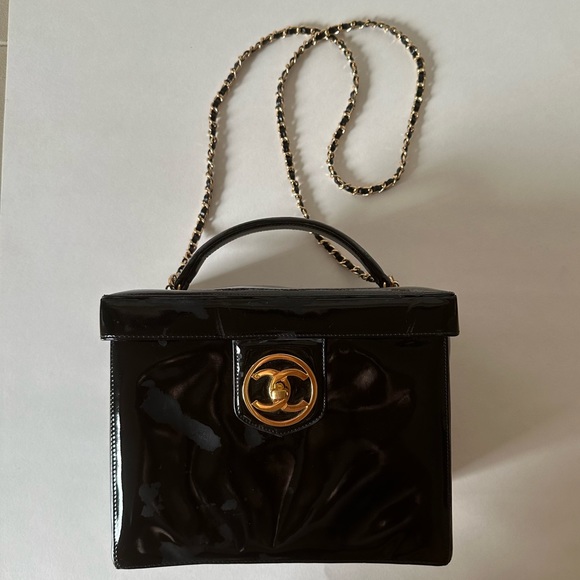 CHANEL // 1990s vanity patent case - Picture 1 of 2